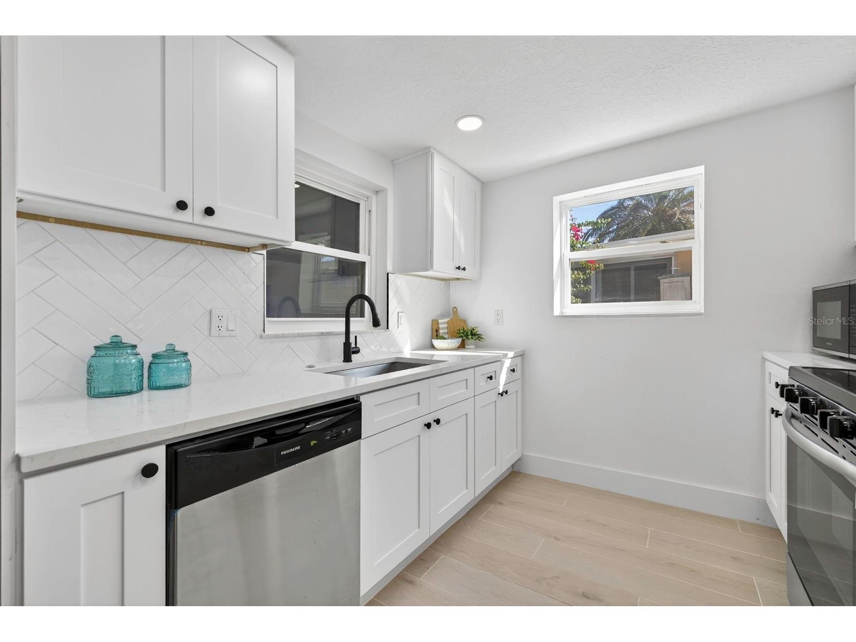 12734 2nd Isle Hudson FL 34667 TB8486798 image16