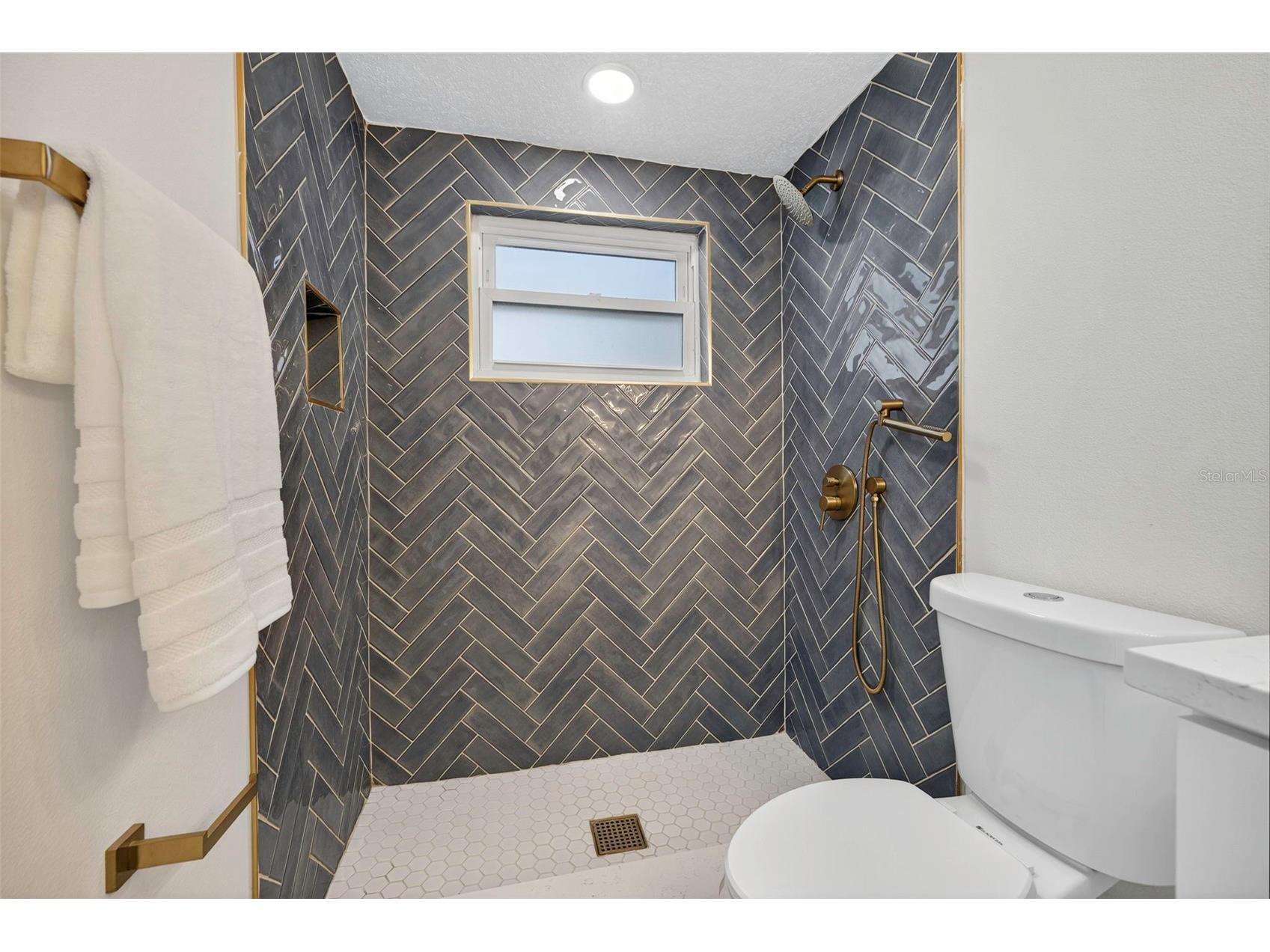 12734 2nd Isle Hudson FL 34667 TB8486798 image22