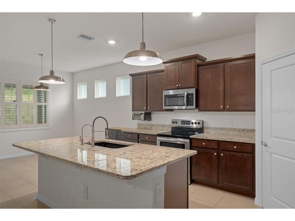 12735 Eastpointe Drive Dade City FL 33525 TB8434592 image11