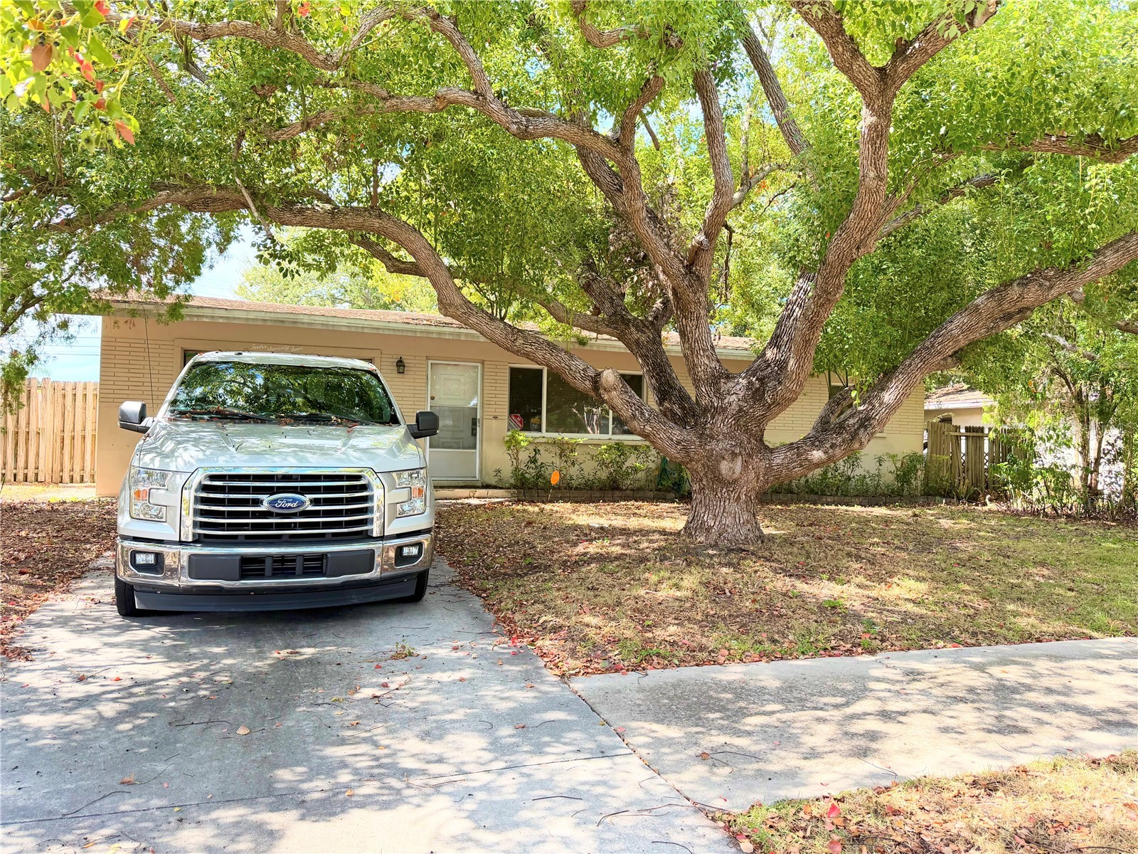 1274 Robin Hood Lane Dunedin FL 34698 W7881537 image1