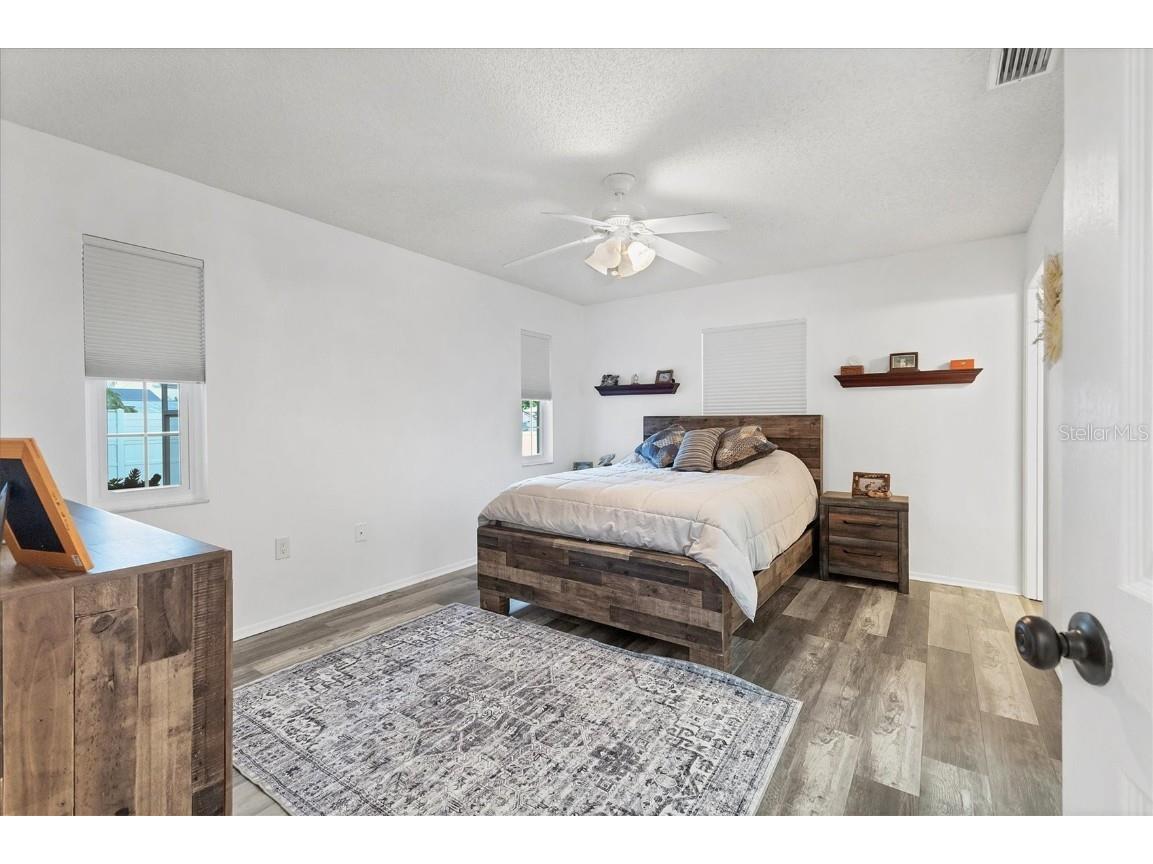 1275 42nd Street Sarasota FL 34234 A4670391 image18