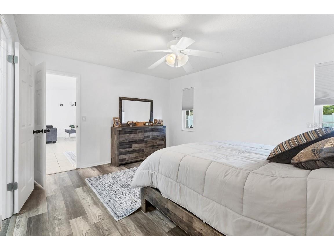 1275 42nd Street Sarasota FL 34234 A4670391 image19