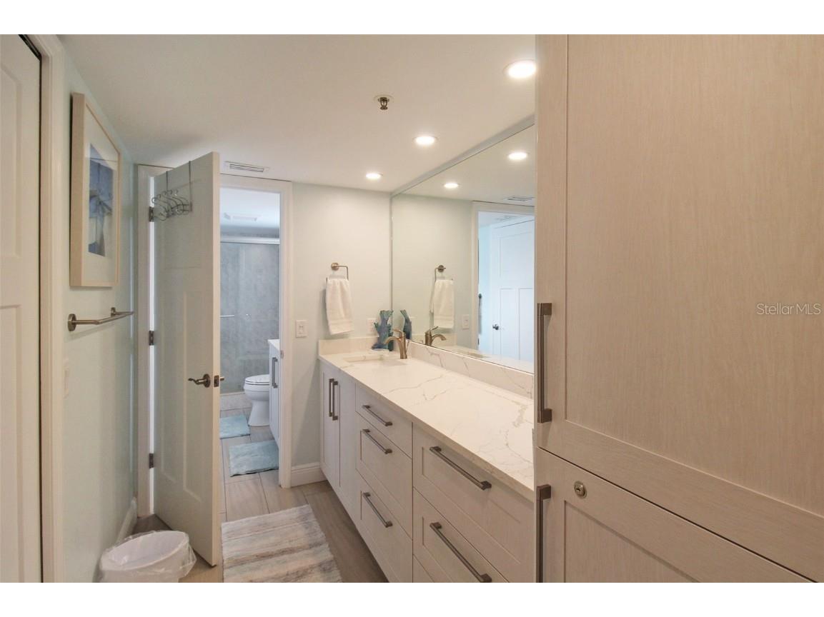 1275 Siesta Bayside Drive #1275-B Sarasota FL 34242 A4605024 image26