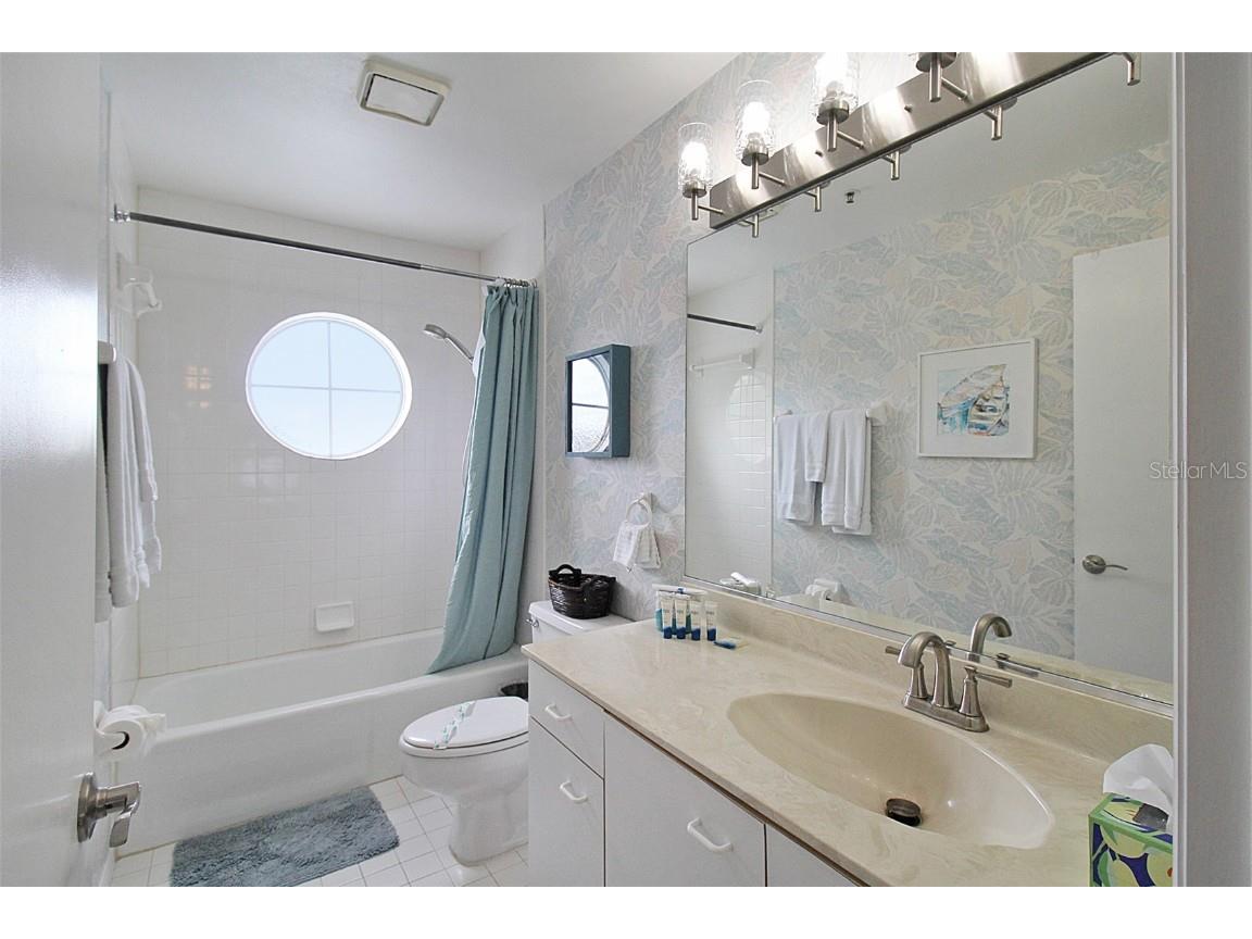 1275 Siesta Bayside Drive #1275-B Sarasota FL 34242 A4605024 image31