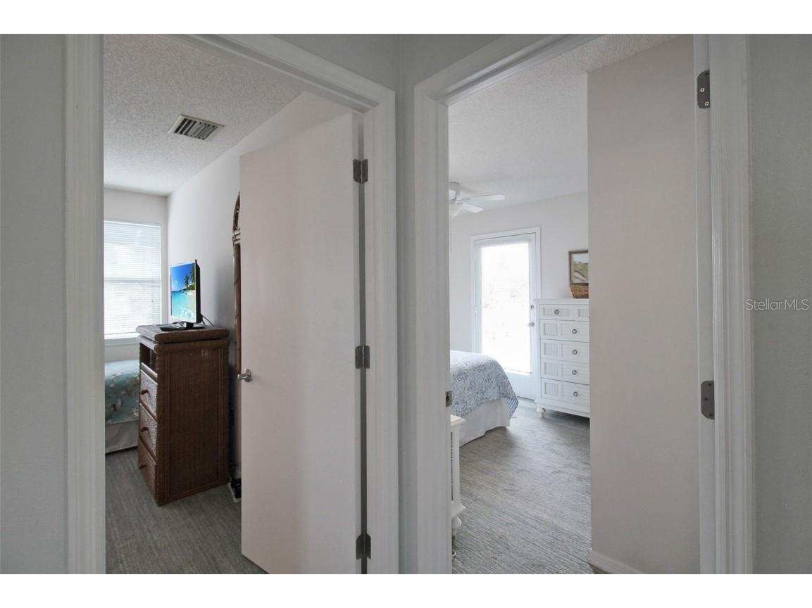 1275 Siesta Bayside Drive #1275-B Sarasota FL 34242 A4605024 image32