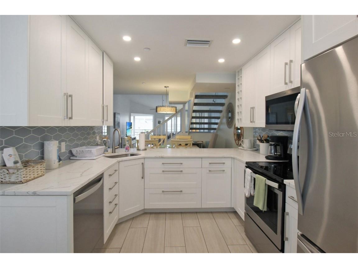 1275 Siesta Bayside Drive #1275-B Sarasota FL 34242 A4605024 image9