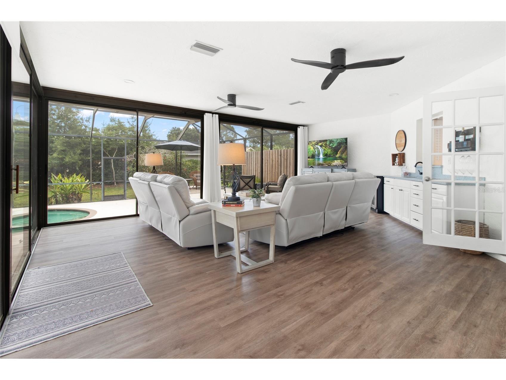 1279 Cornish Court Sarasota FL 34232 TB8518333 image5