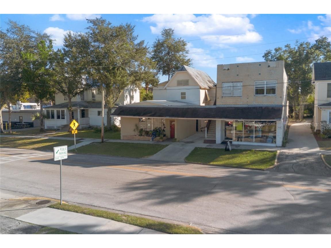 128 E Rich Avenue Deland FL 32724 V4946191 image1