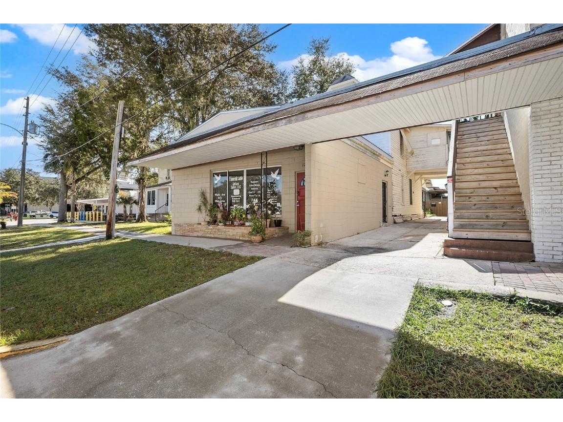 128 E Rich Avenue Deland FL 32724 V4946191 image11