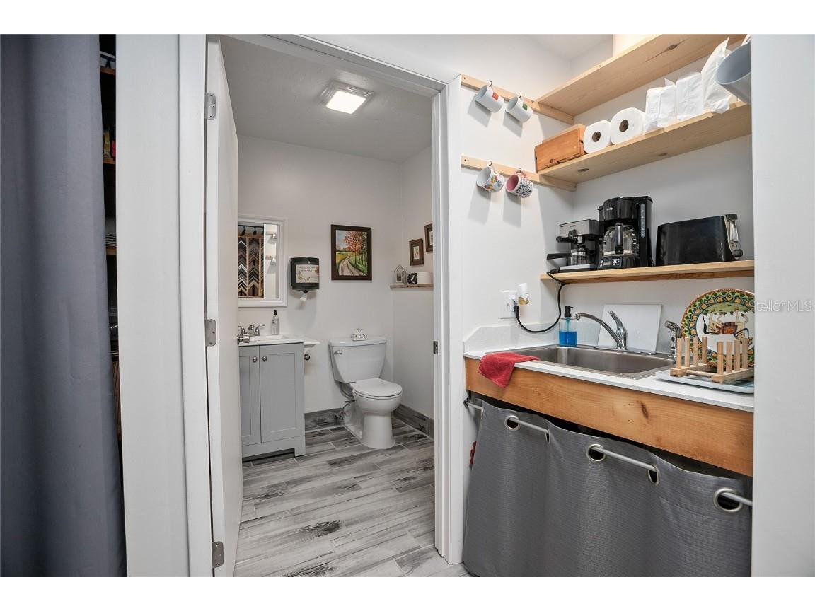 128 E Rich Avenue Deland FL 32724 V4946191 image19