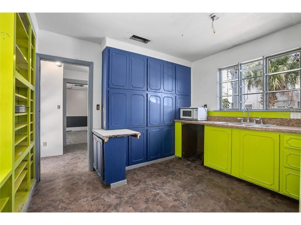 128 E Rich Avenue Deland FL 32724 V4946191 image44