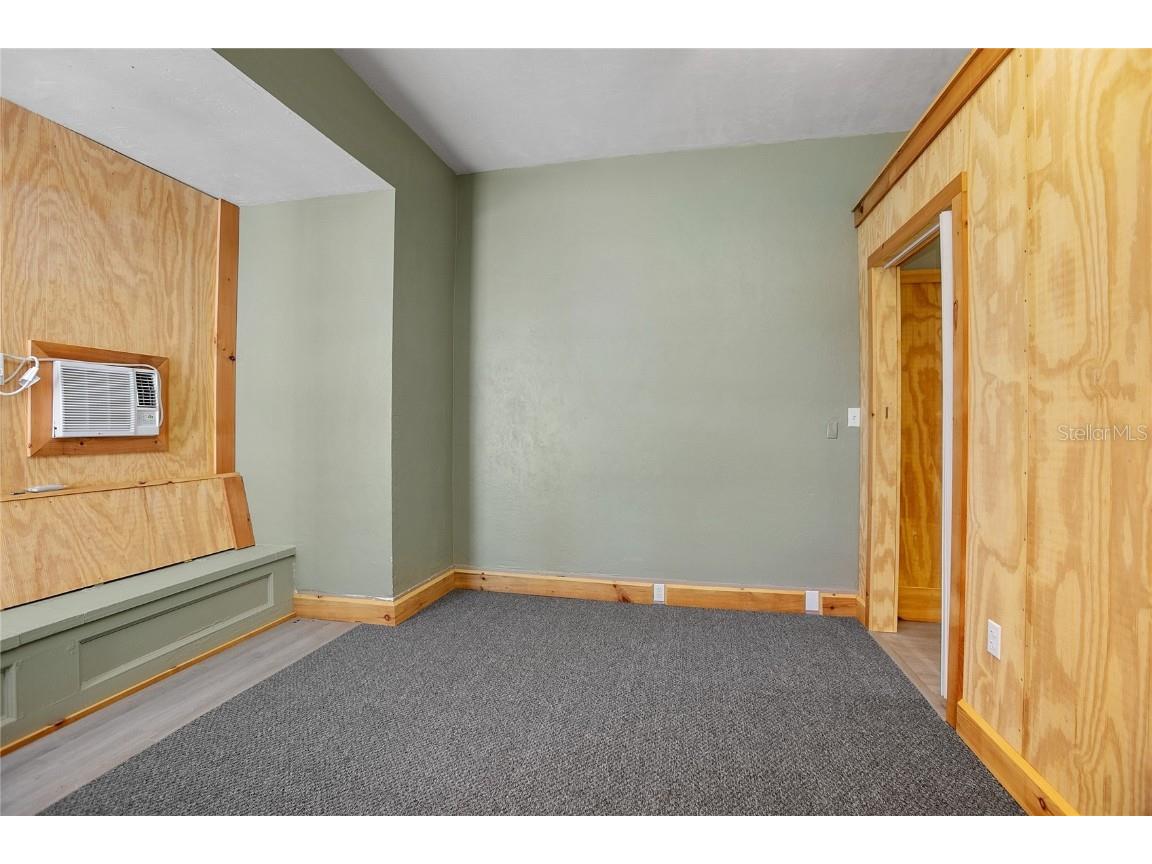 128 E Rich Avenue Deland FL 32724 V4946191 image52