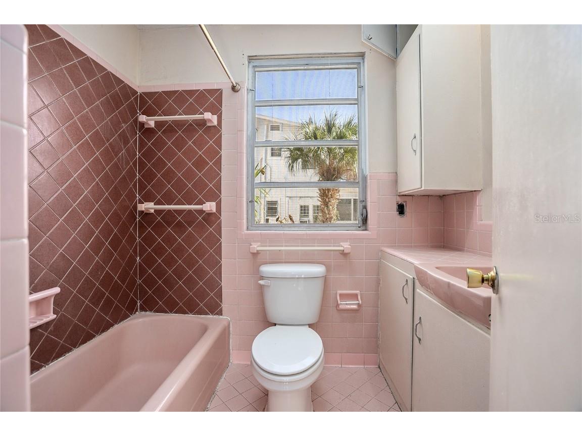 128 E Rich Avenue Deland FL 32724 V4946191 image57