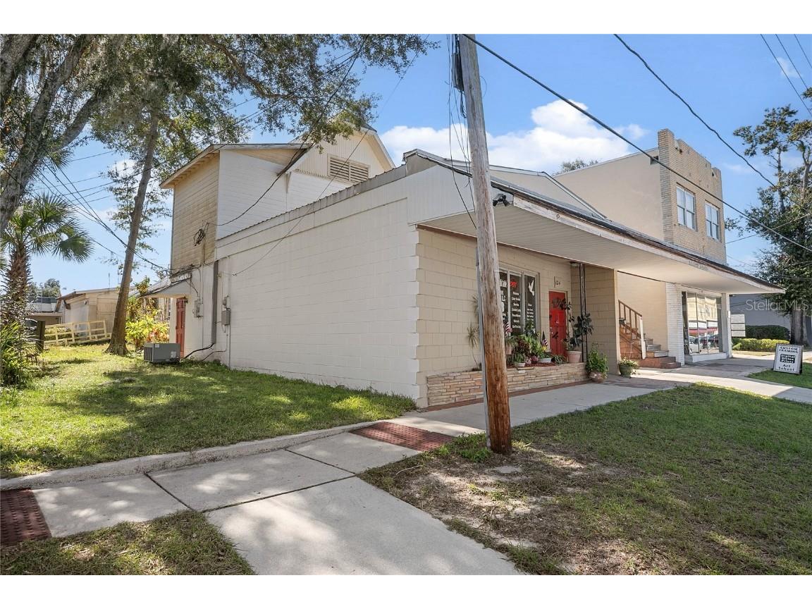 128 E Rich Avenue Deland FL 32724 V4946191 image6