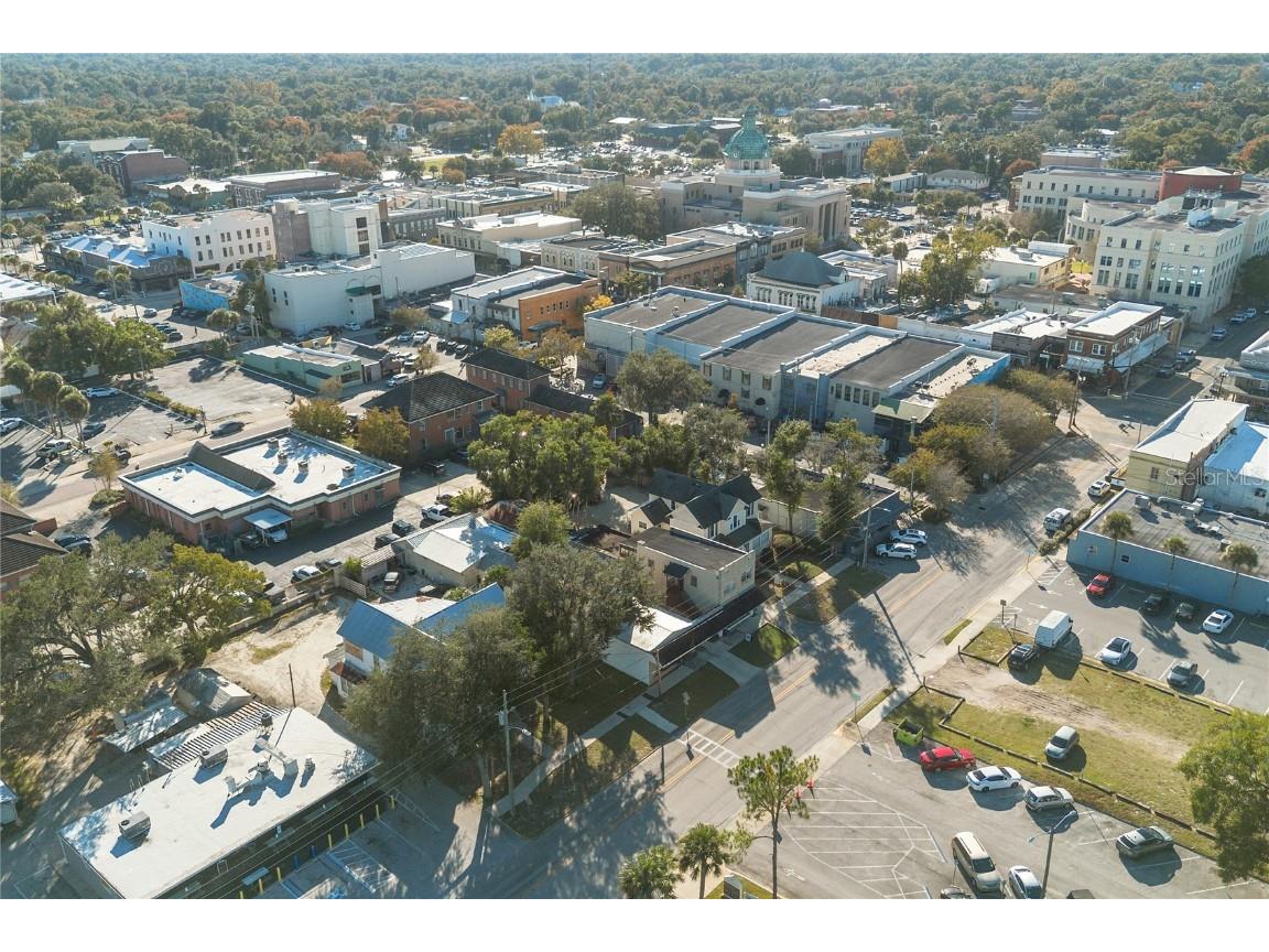 128 E Rich Avenue Deland FL 32724 V4946191 image64