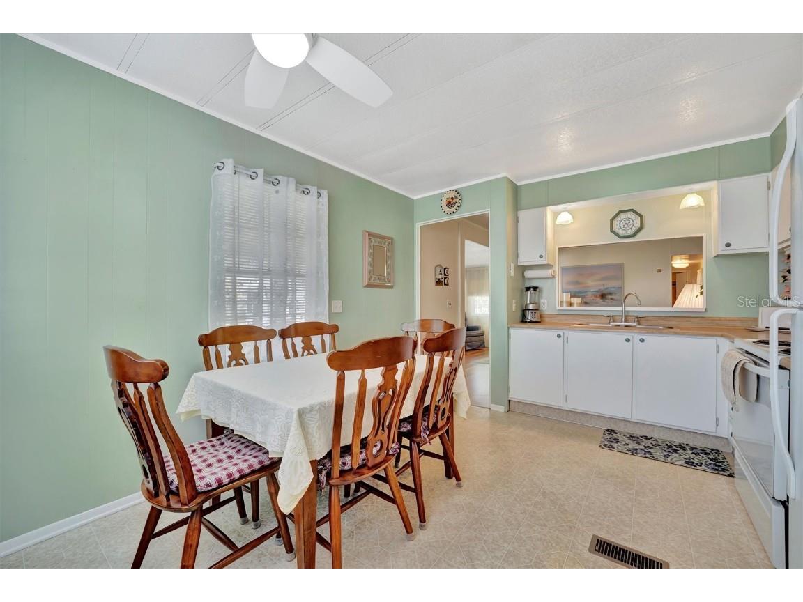 128 E Saint Johns Way Apollo Beach FL 33572 TB8365312 image11