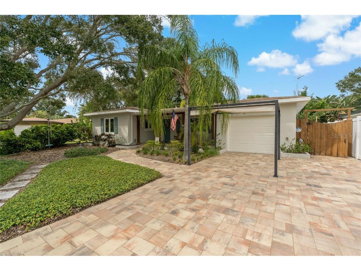 128 Edgewater Terrace Dunedin FL 34698 U8214417 image1