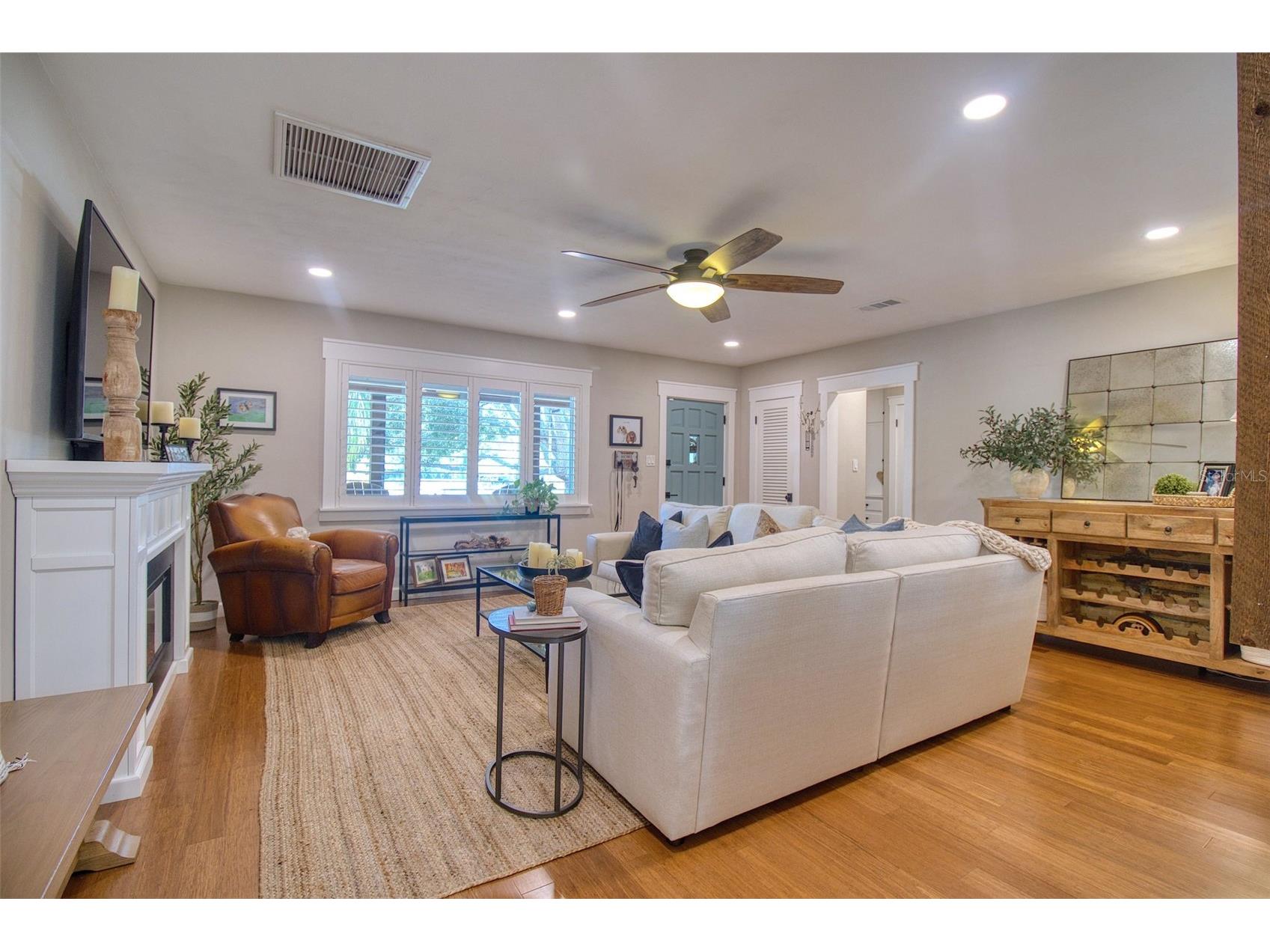 128 Edgewater Terrace Dunedin FL 34698 TB8512944 image5