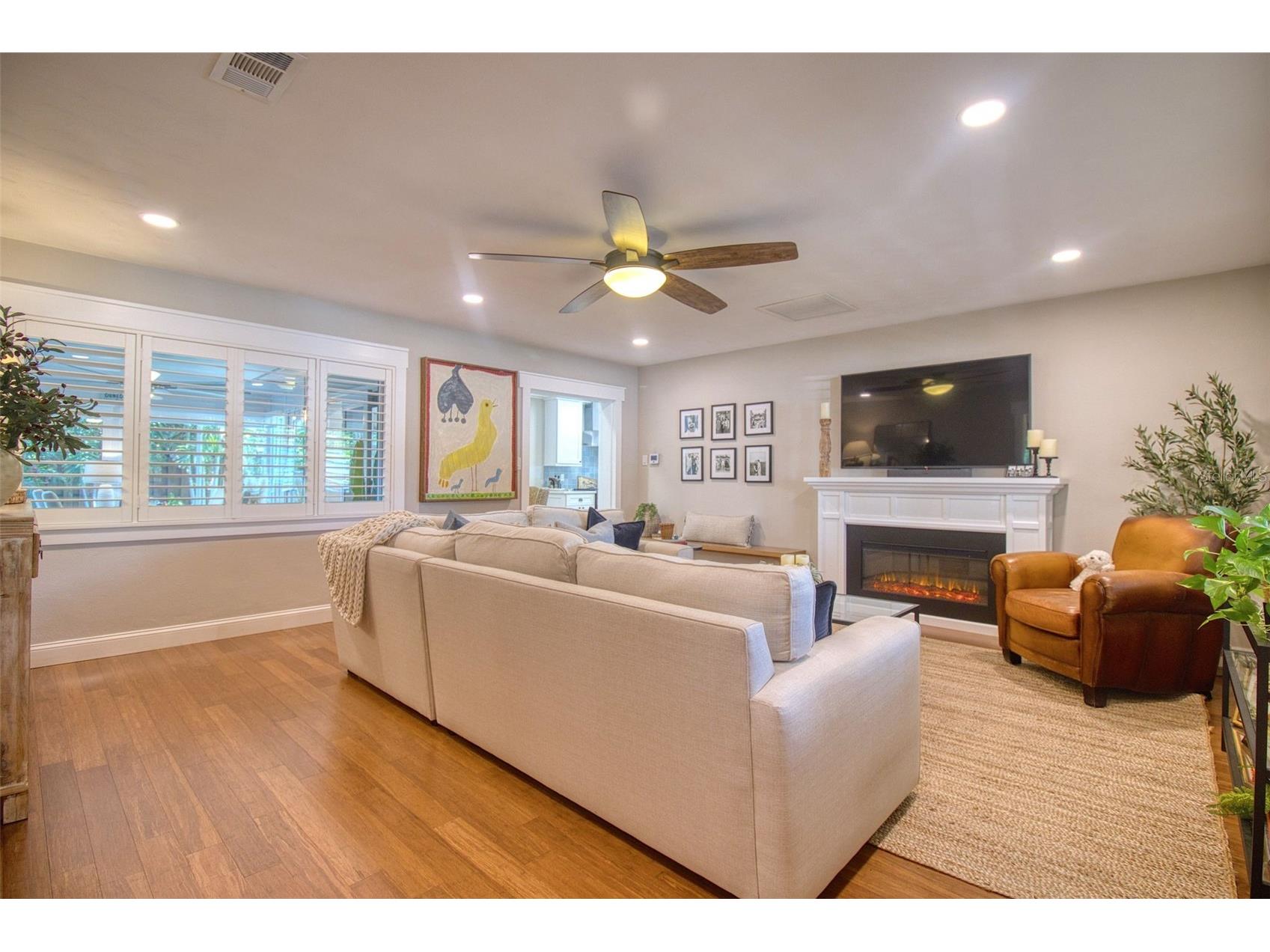128 Edgewater Terrace Dunedin FL 34698 TB8512944 image6