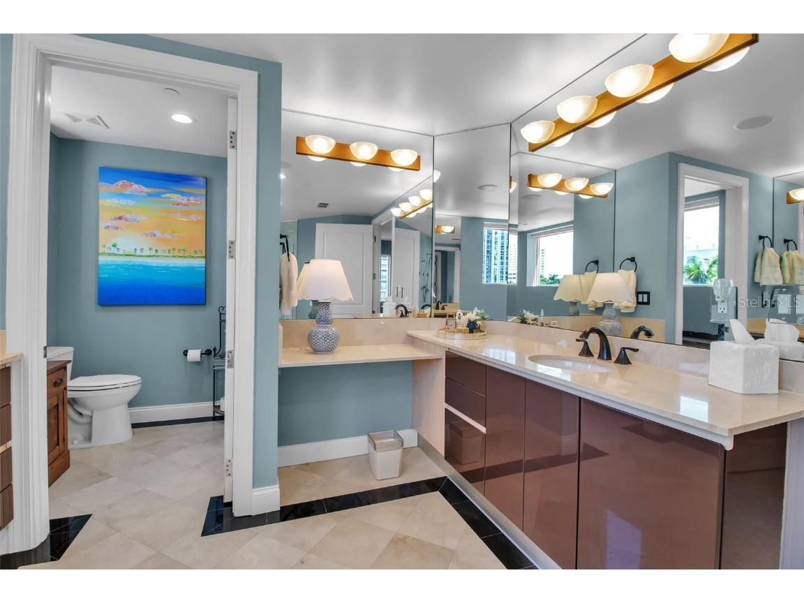 128 Golden Gate Point #301B Sarasota FL 34236 A4662515 image10