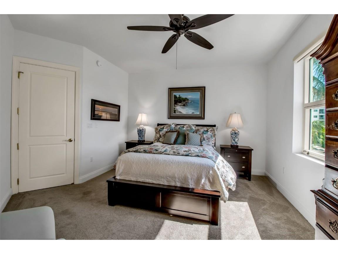 128 Golden Gate Point #301B Sarasota FL 34236 A4662515 image12