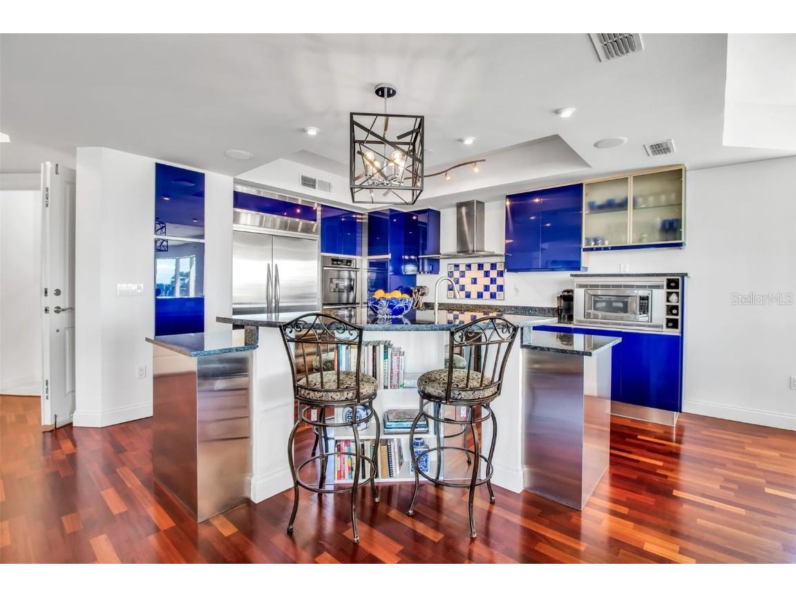 128 Golden Gate Point #301B Sarasota FL 34236 A4662515 image22