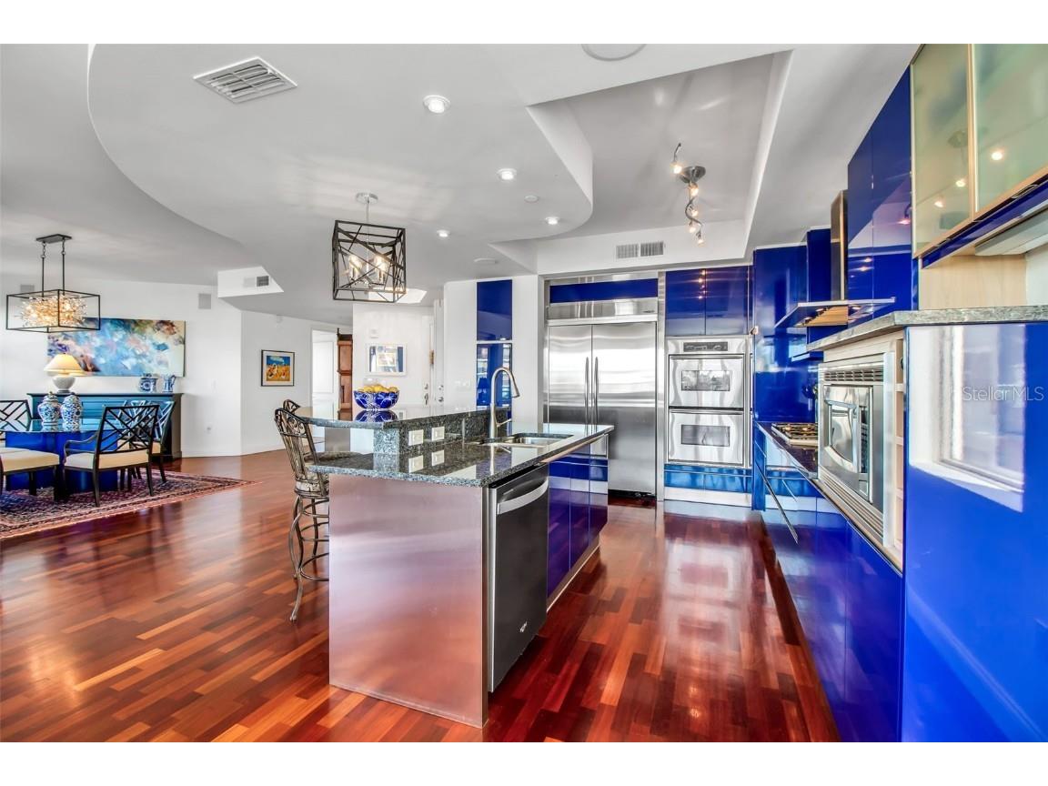 128 Golden Gate Point #301B Sarasota FL 34236 A4662515 image23