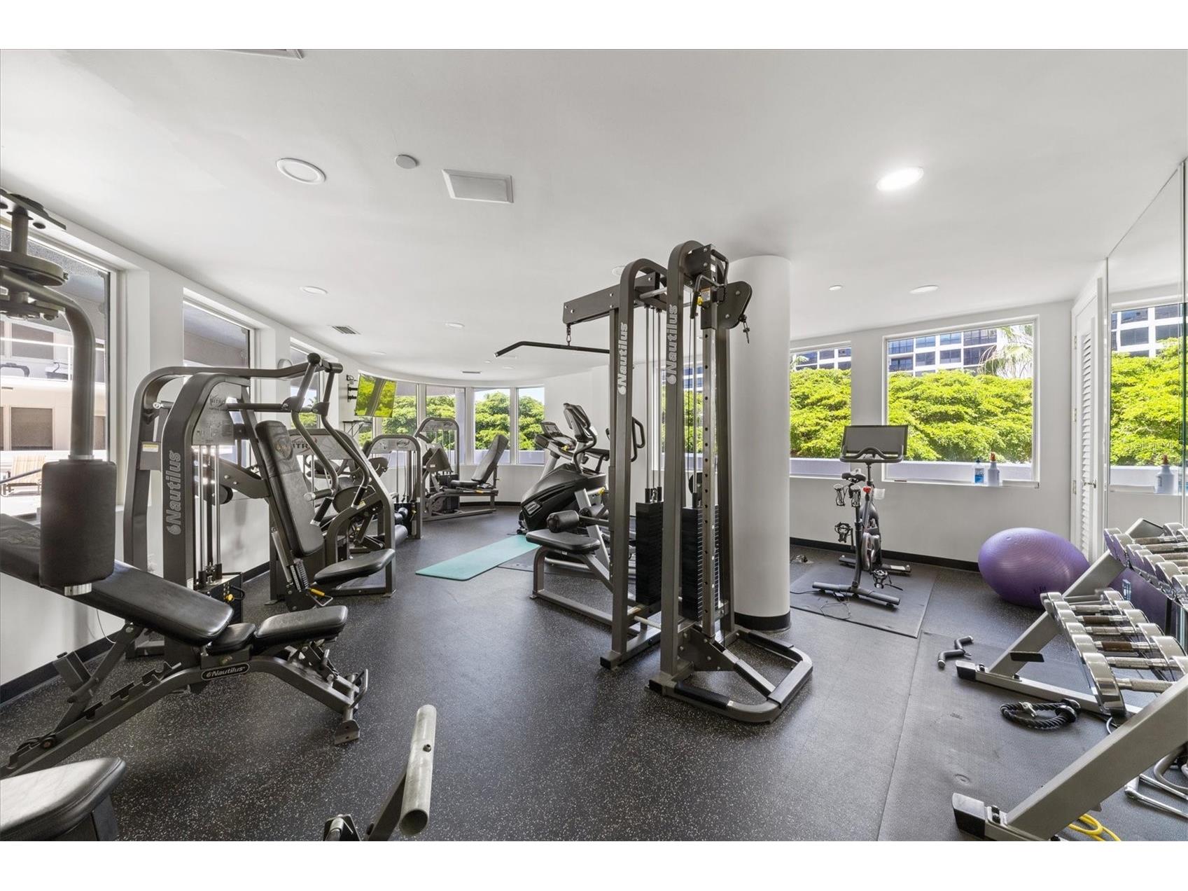 128 Golden Gate Point #301B Sarasota FL 34236 A4662515 image38