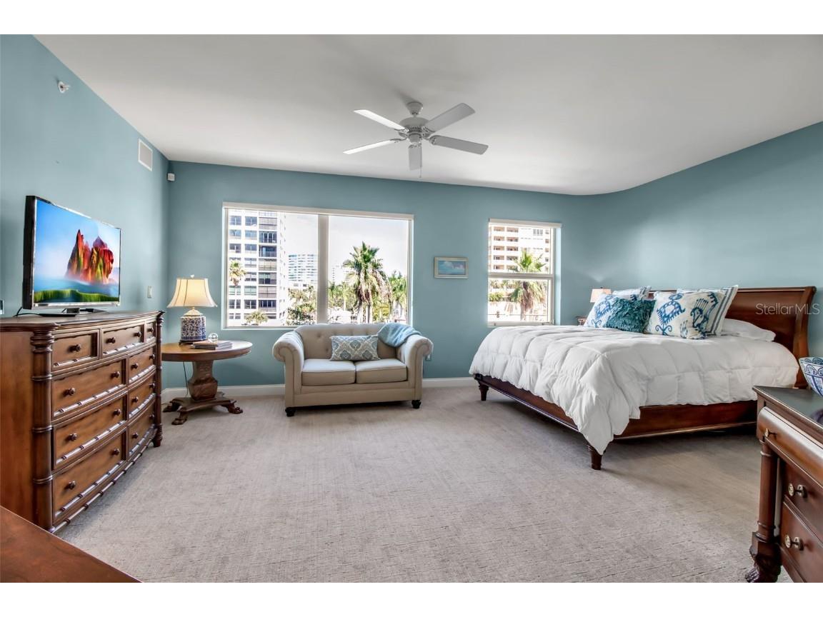 128 Golden Gate Point #301B Sarasota FL 34236 A4662515 image5