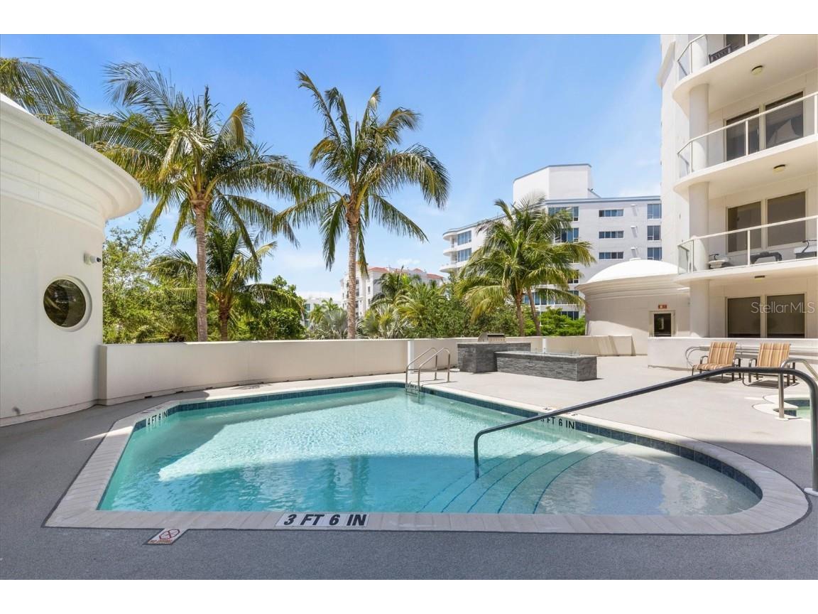 128 Golden Gate Point #301B Sarasota FL 34236 A4662515 image6