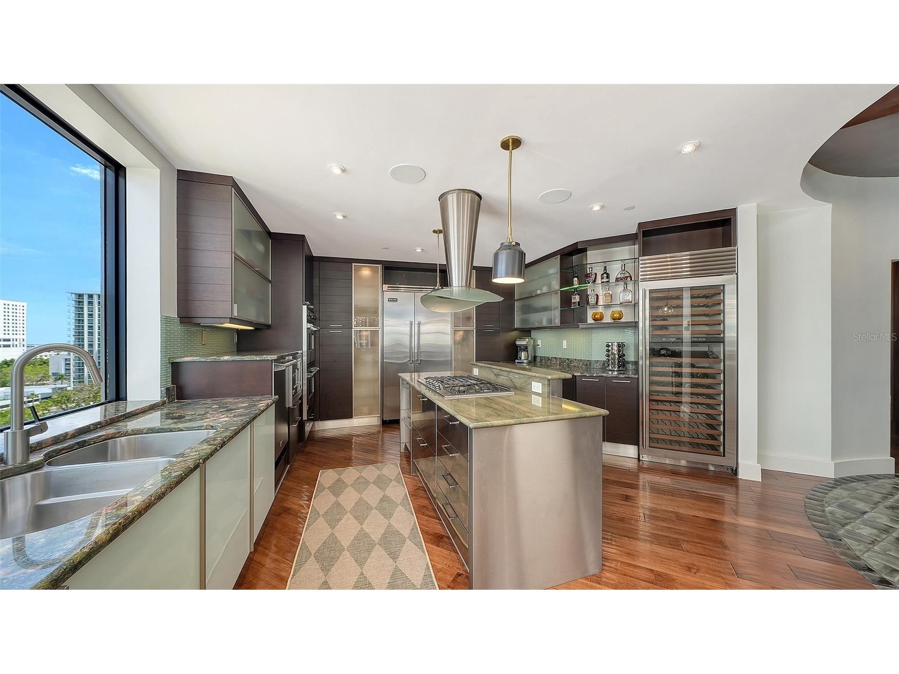 128 Golden Gate Point #901/1001 Sarasota FL 34236 A4687889 image16