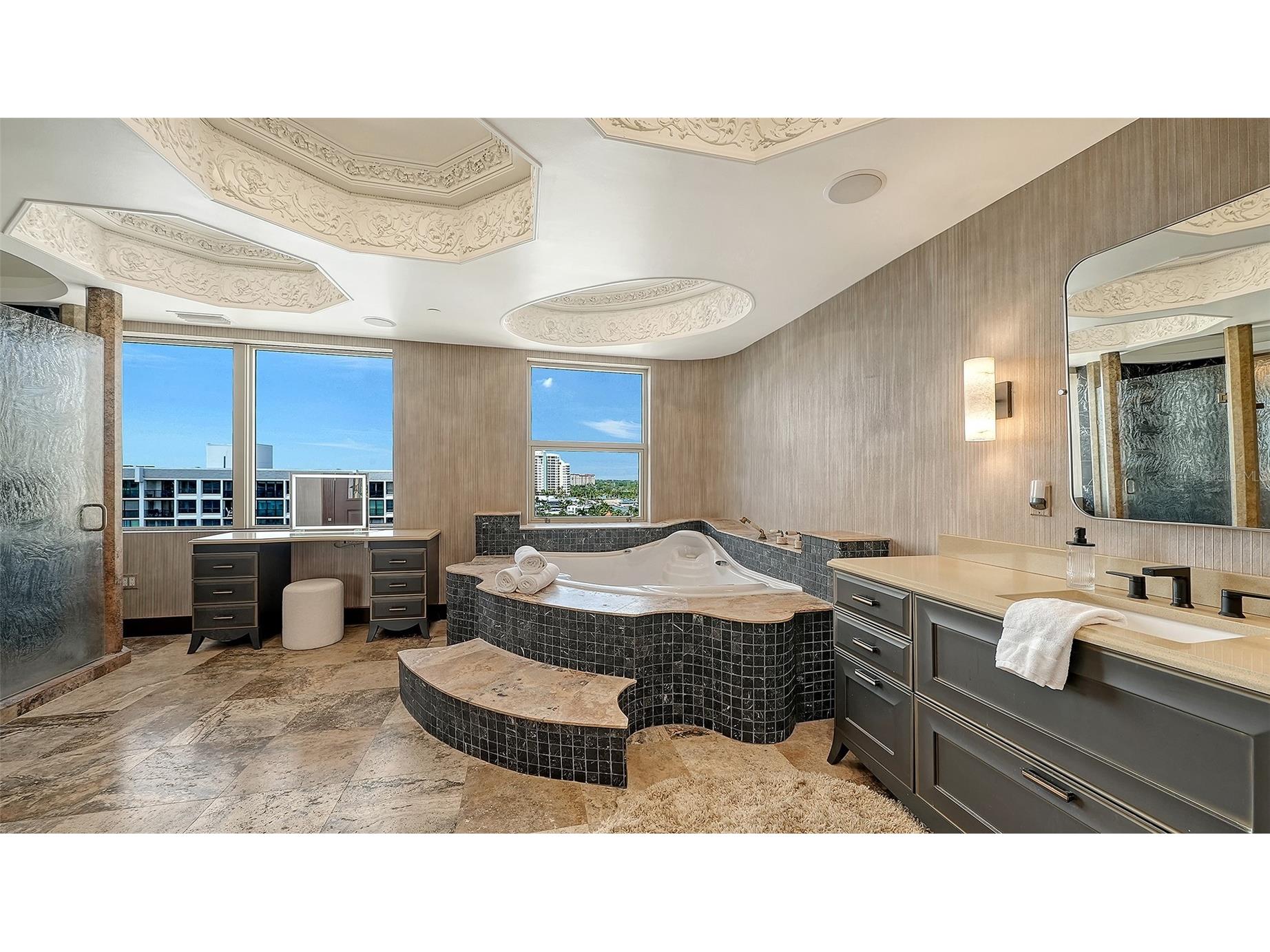 128 Golden Gate Point #901/1001 Sarasota FL 34236 A4687889 image32