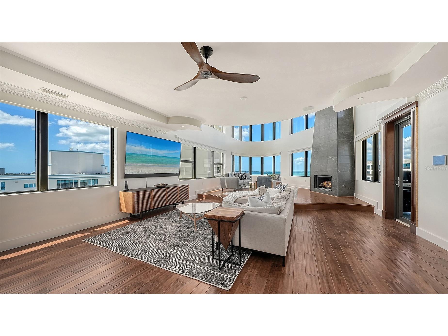 128 Golden Gate Point #901/1001 Sarasota FL 34236 A4687889 image4