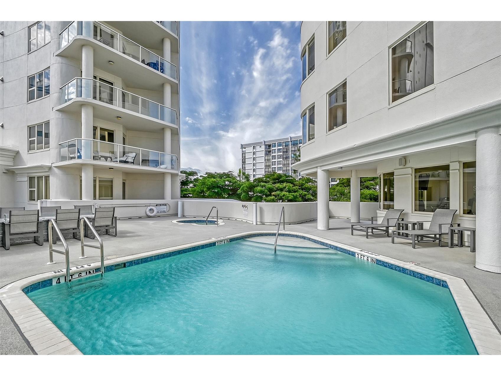 128 Golden Gate Point #901/1001 Sarasota FL 34236 A4687889 image45