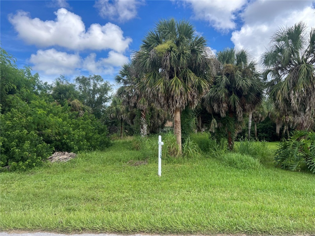 128 Kings Dr Rotonda West FL 33947 C7513192 image1