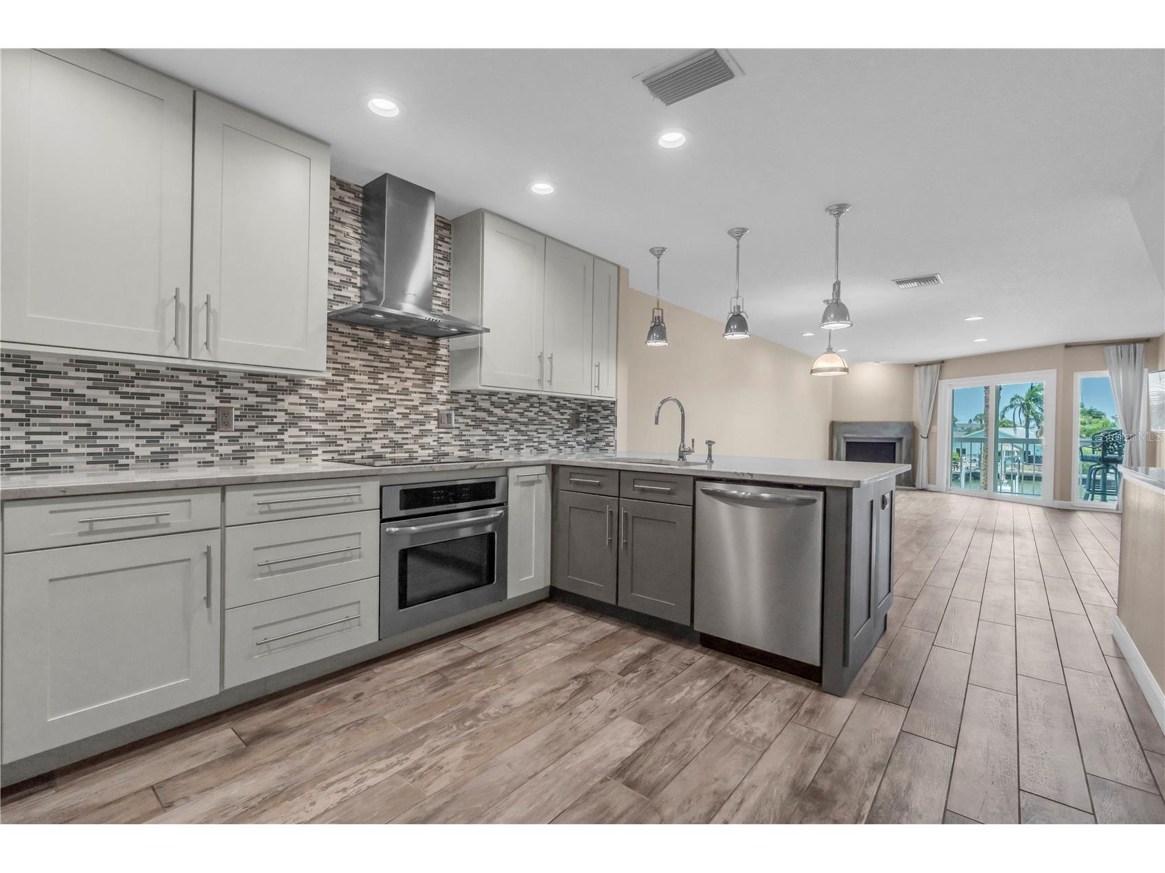 128 Marcdale Boulevard Indian Rocks Beach FL 33785 - INTRACOASTAL WATERWAY TB8524808 image2