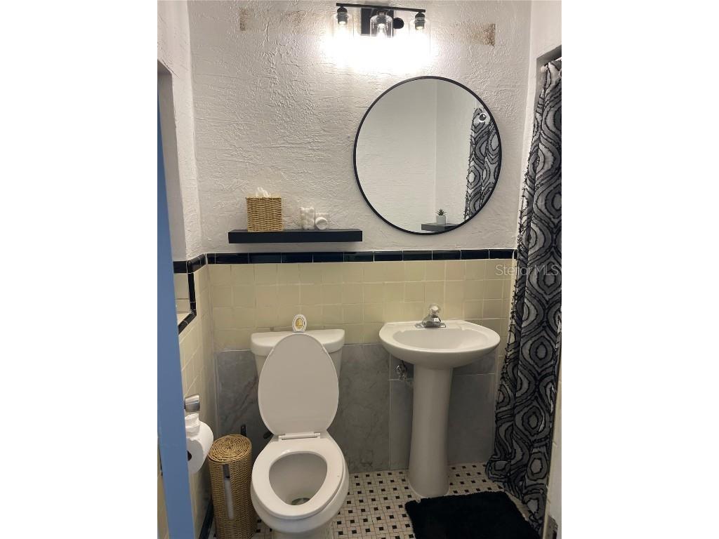 128 Ridgewood Avenue Daytona Beach FL 32117 TB8457170 image40