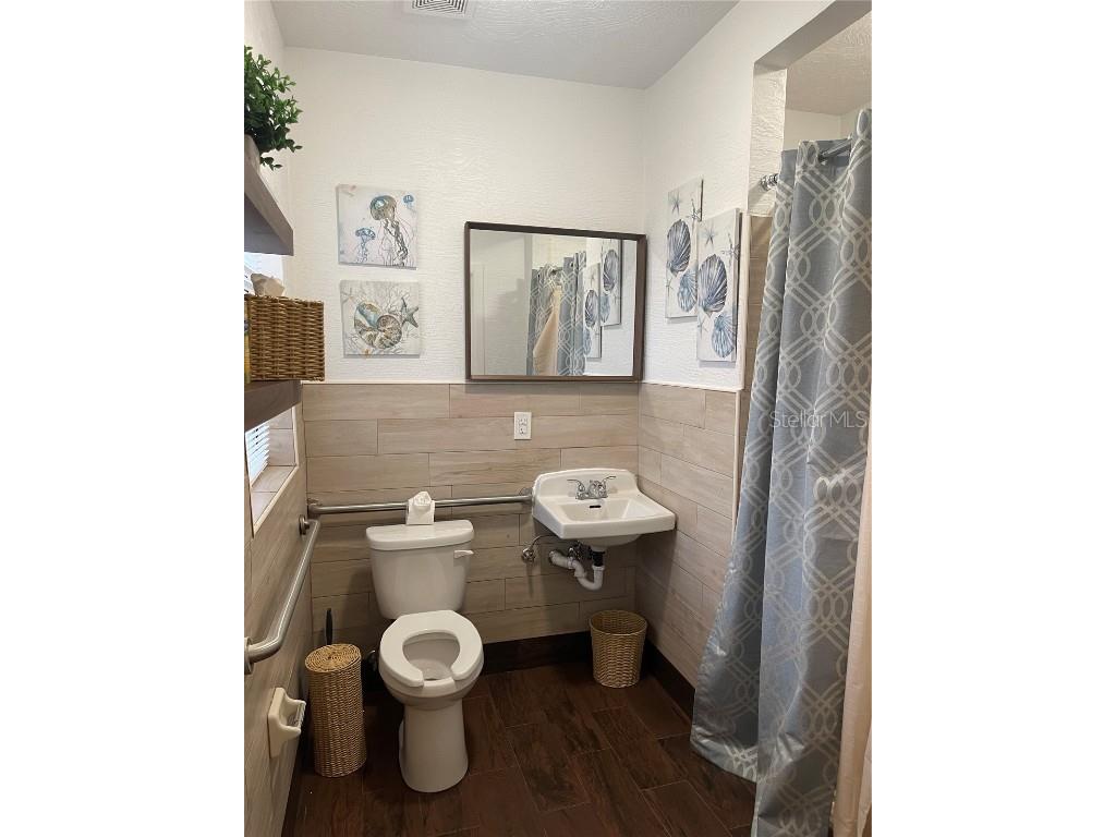 128 Ridgewood Avenue Daytona Beach FL 32117 TB8457170 image56