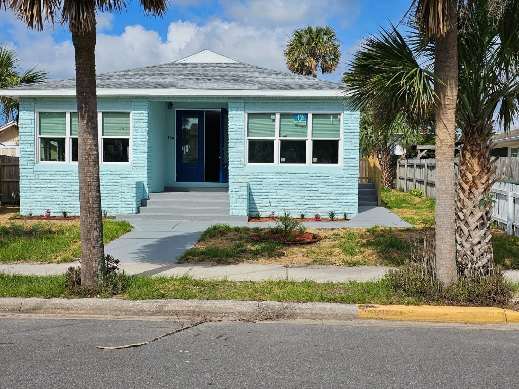 128 S Wild Olive Avenue Daytona Beach FL 32118 O6105043 image1