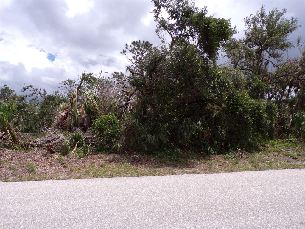 128 Sequoyah Drive Port Charlotte FL 33954 C7474385 image1