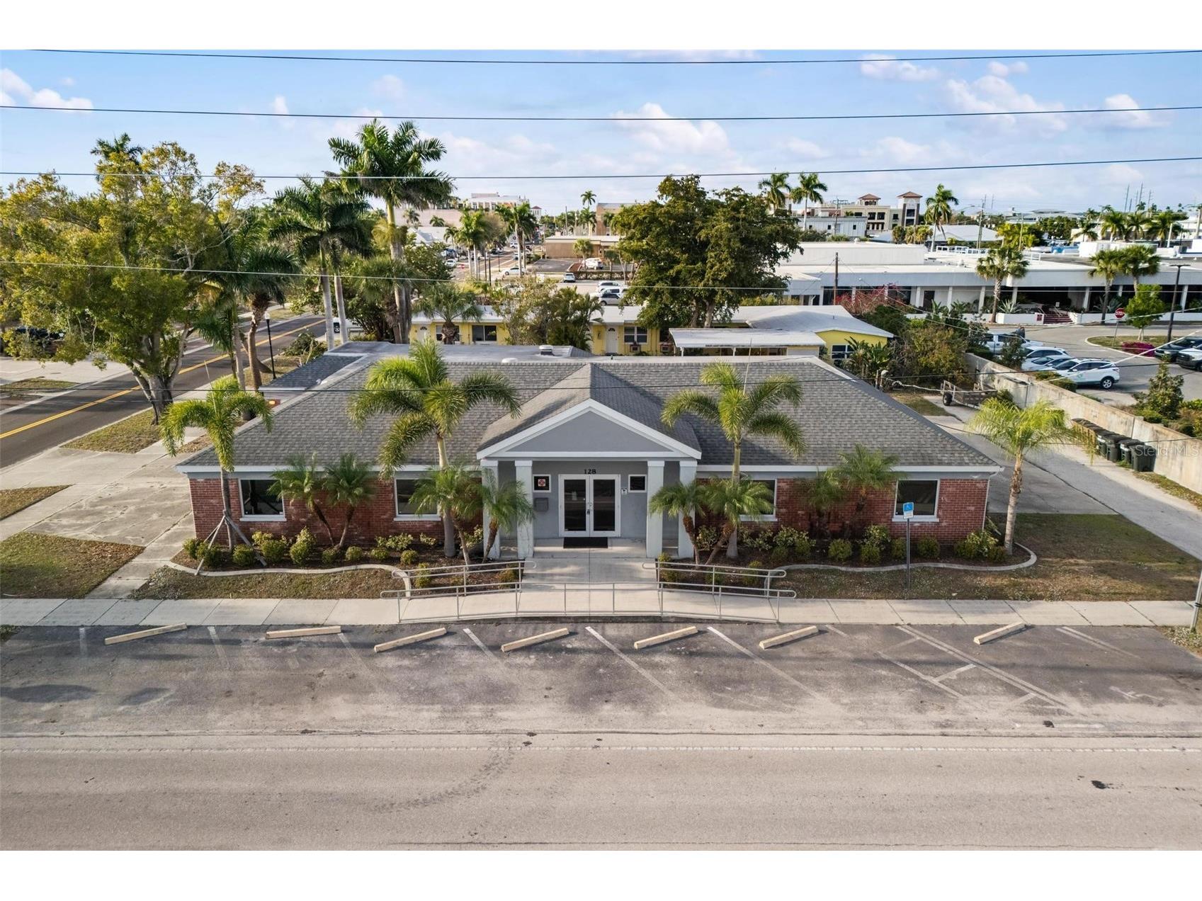 128 W Charlotte Avenue Punta Gorda FL 33950 C7520206 image2
