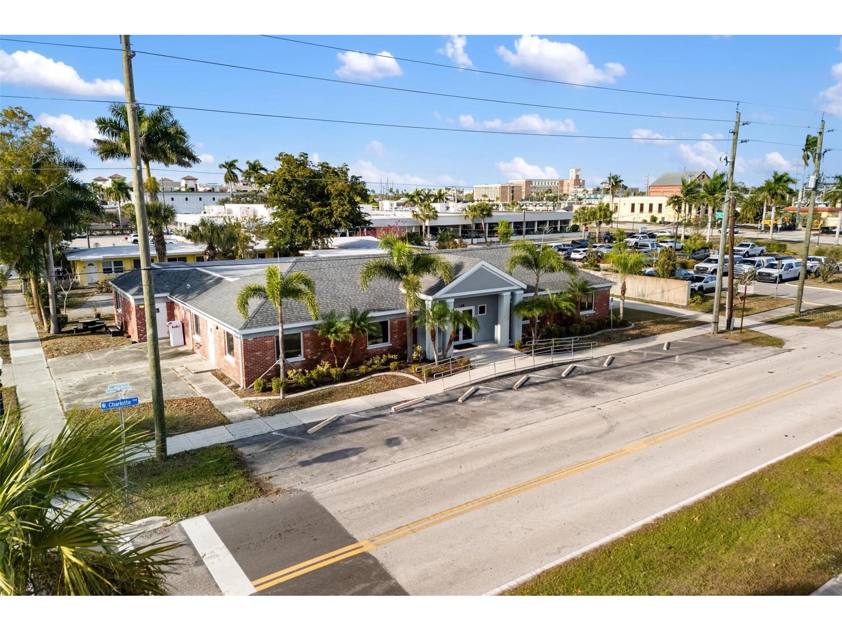 128 W Charlotte Avenue Punta Gorda FL 33950 C7520206 image35