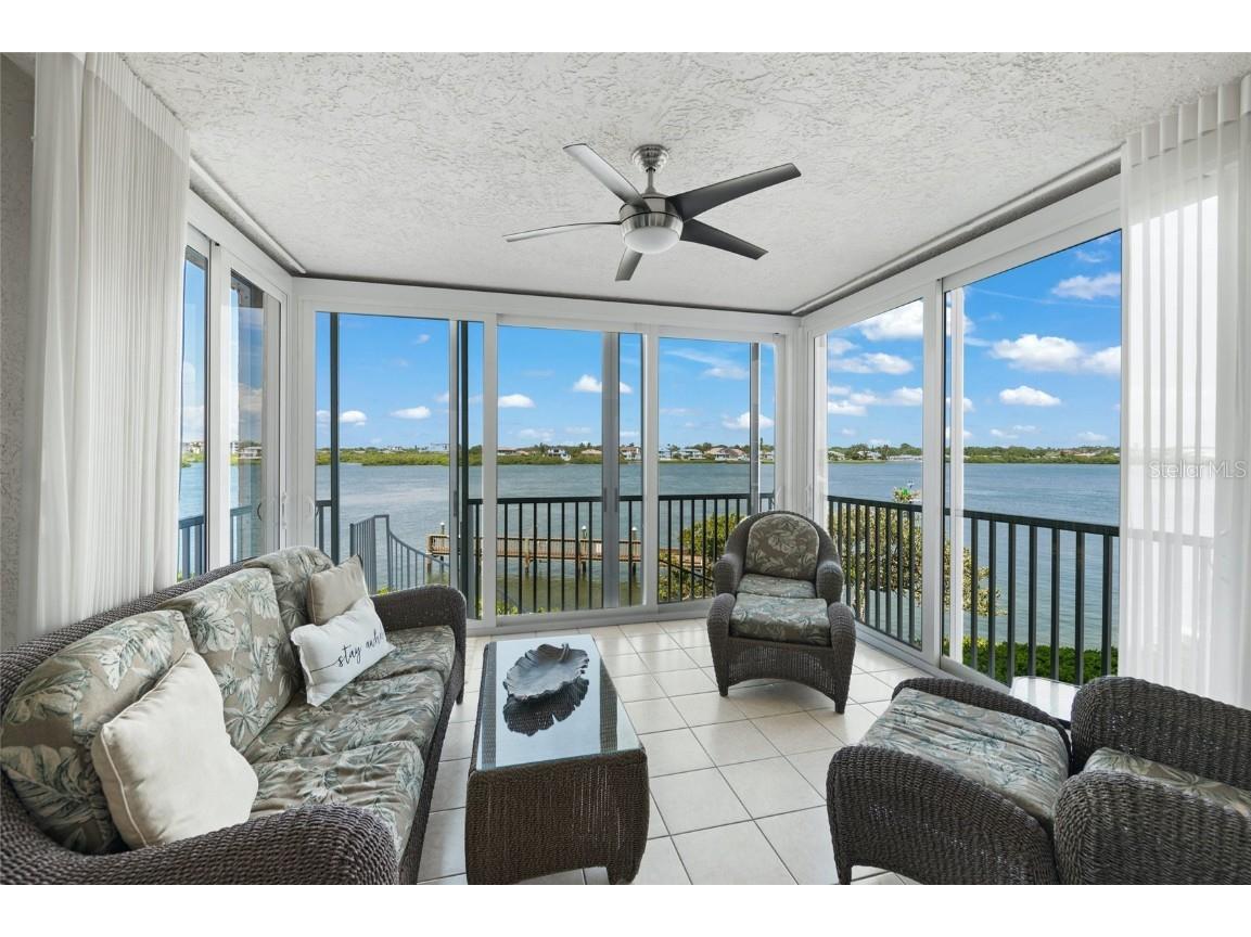 1280 Dolphin Bay Way #204 Sarasota FL 34242 A4671494 image3