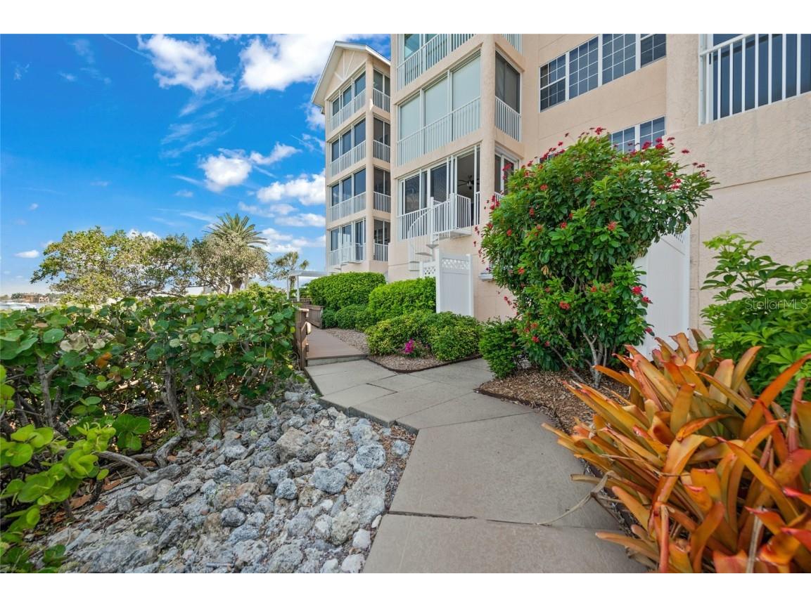 1280 Dolphin Bay Way #204 Sarasota FL 34242 A4671494 image30