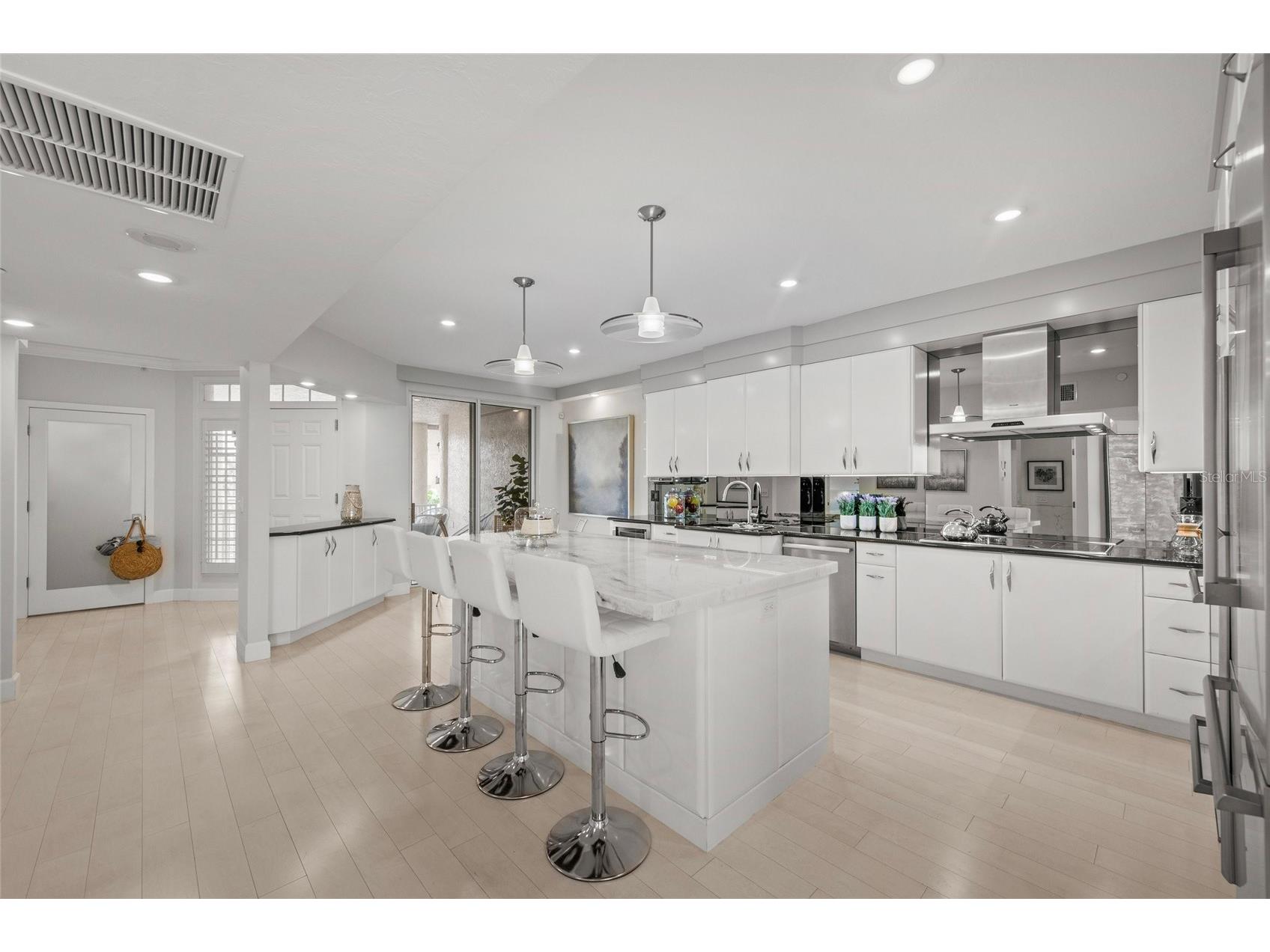 1280 Dolphin Bay Way #402 Sarasota FL 34242 A4682864 image16