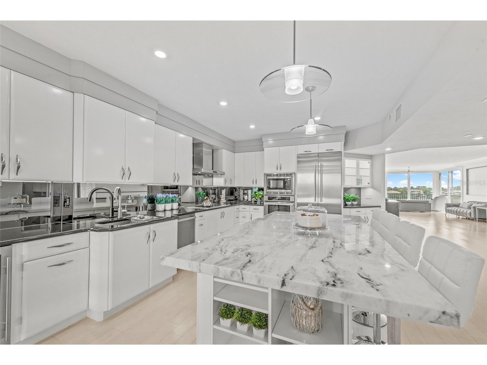 1280 Dolphin Bay Way #402 Sarasota FL 34242 A4682864 image3