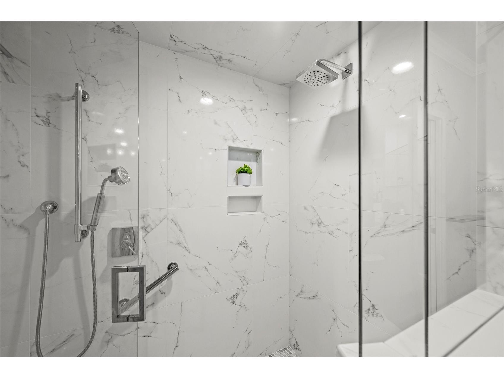 1280 Dolphin Bay Way #402 Sarasota FL 34242 A4682864 image33