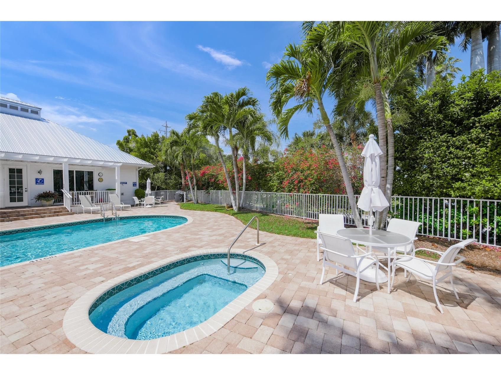 1280 Dolphin Bay Way #402 Sarasota FL 34242 A4682864 image8