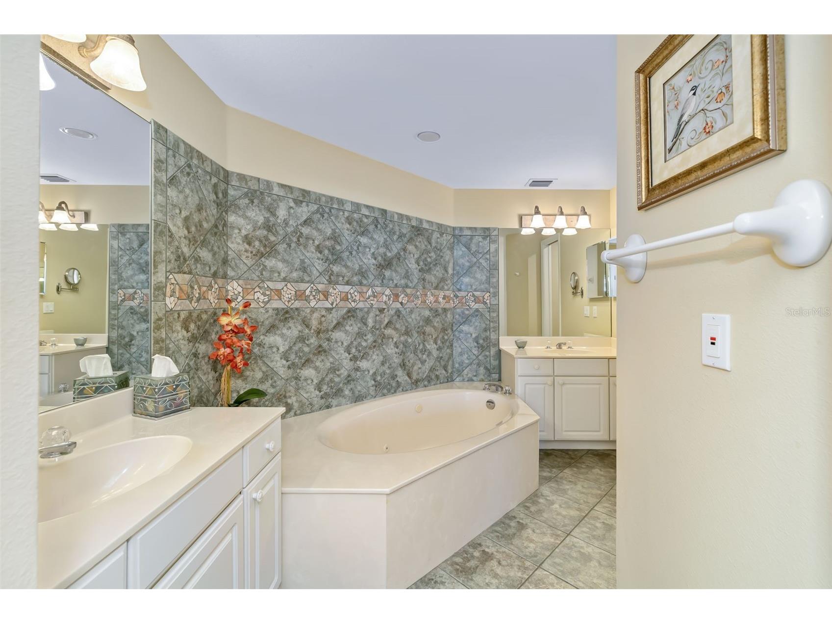 1280 Dolphin Bay Way #504 Sarasota FL 34242 - SARASOTA BAY A4686981 image32