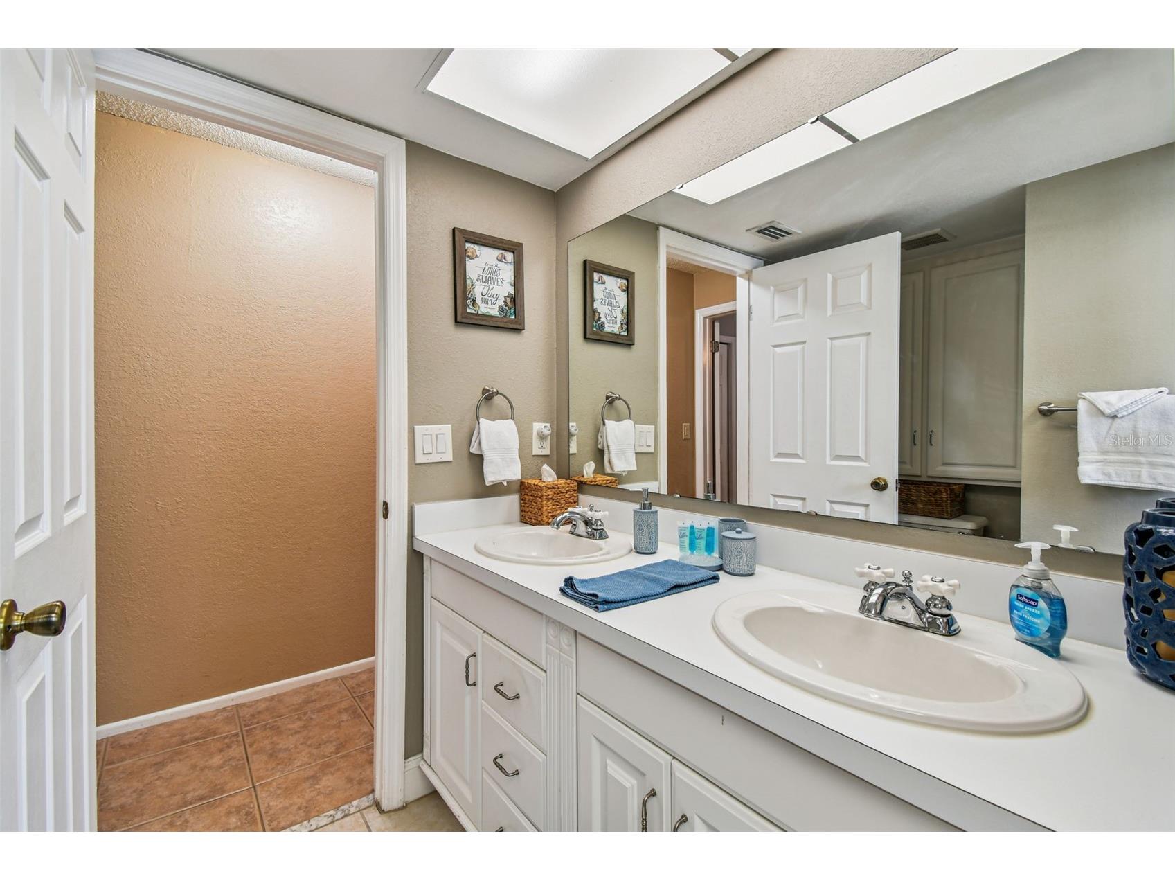 12801 Kimberly Oaks Circle Largo FL 33774 TB8416607 image32